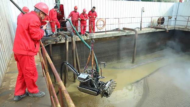 我司推出水下清淤机器人租赁服务，破解受限环境清淤难题