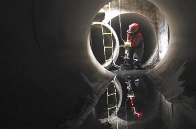 水陆两栖机器人租赁服务破解传统作业困局